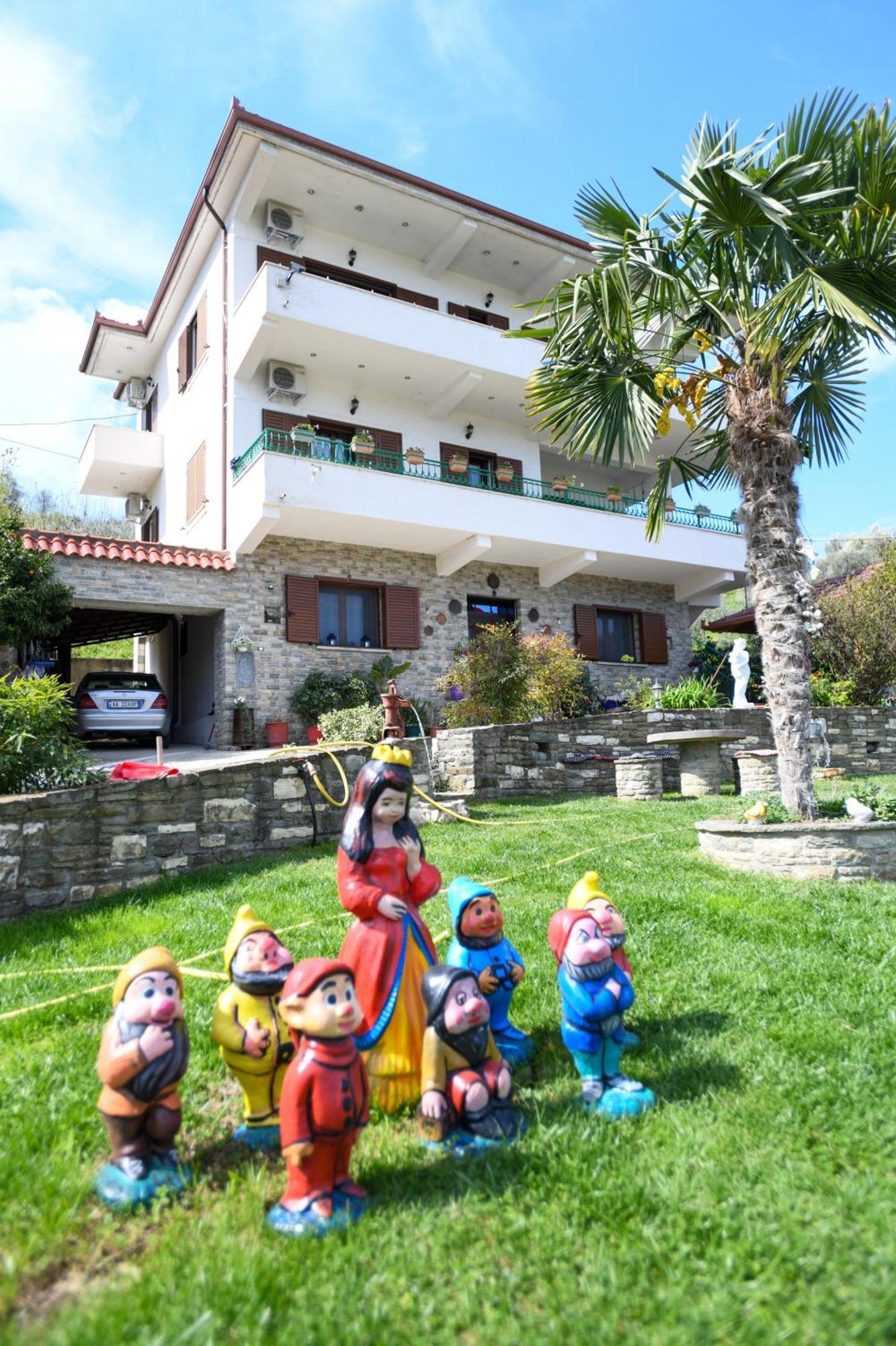 Villa Solitude Berat Exterior photo