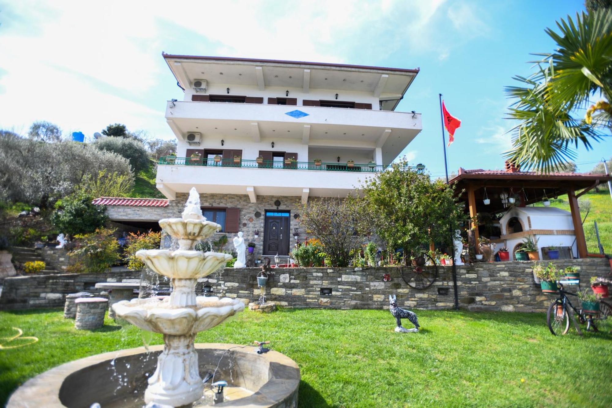 Villa Solitude Berat Exterior photo