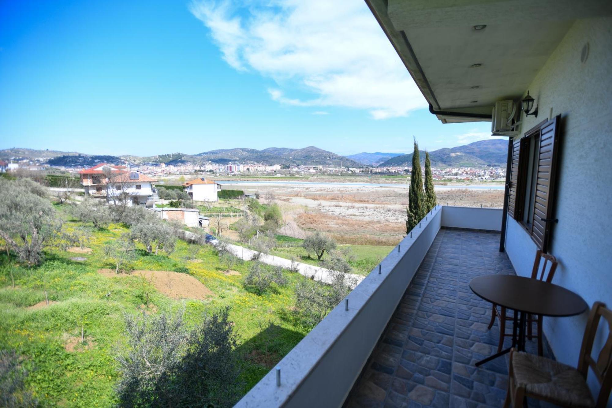 Villa Solitude Berat Exterior photo
